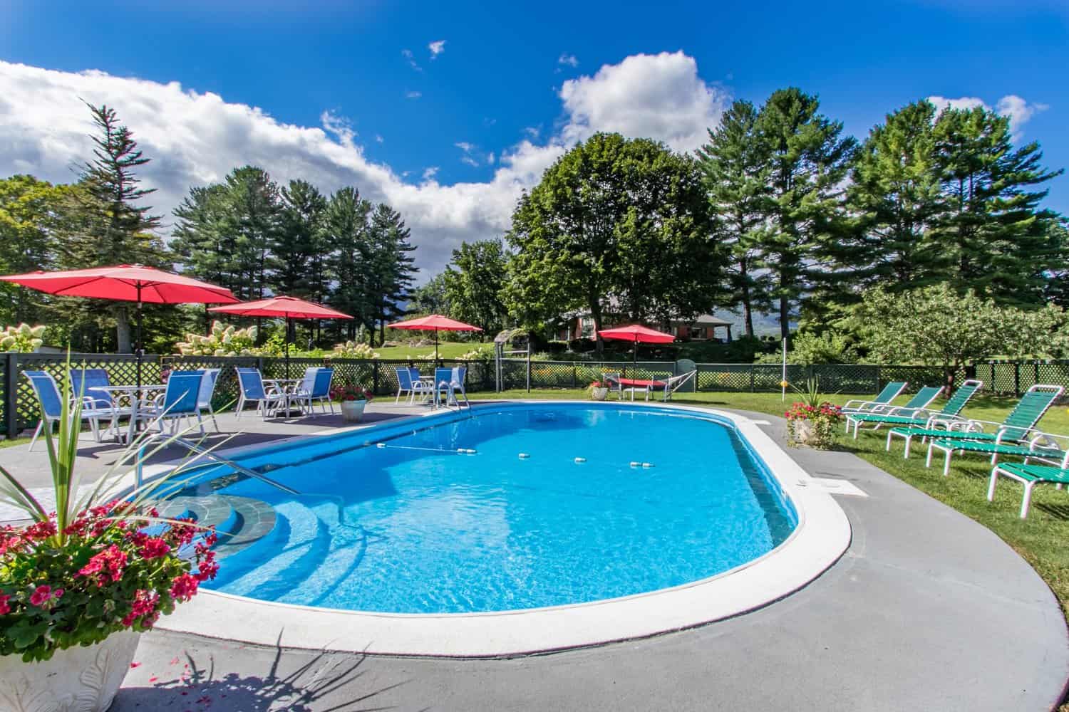 Wilburton Inn - Summer Outdoor Pool