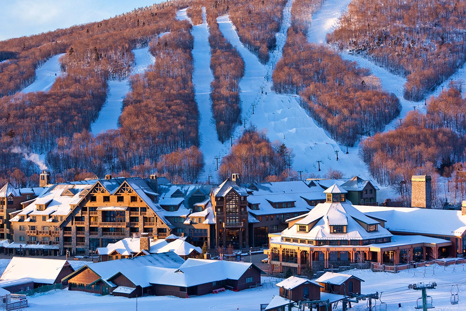 Stowe Mountain Resort Lodge and Lifts