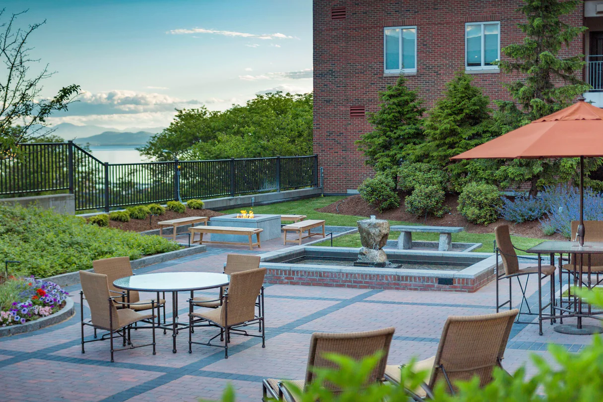 Courtyard by Marriott Burlington Harbor - Terrace with Fire pit Tables and Chairs