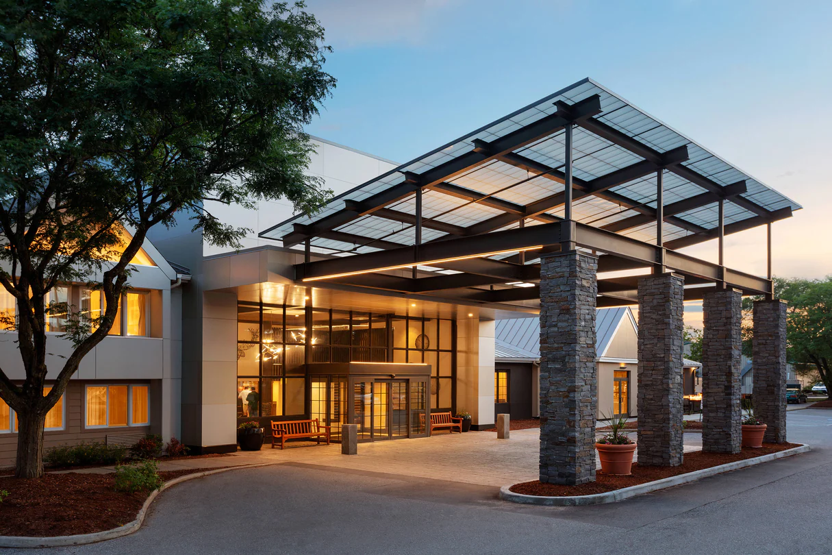 Delta Hotels by Marriott Burlington - Summer Evening Entrance