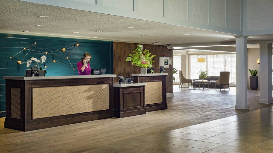 DoubleTree by Hilton Burlington - Front Desk