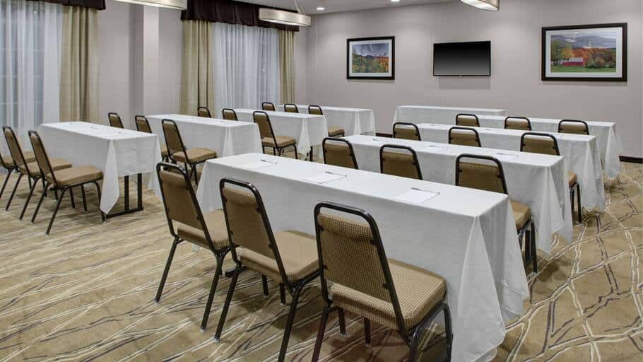 Hampton Inn Manchester - Meeting Room