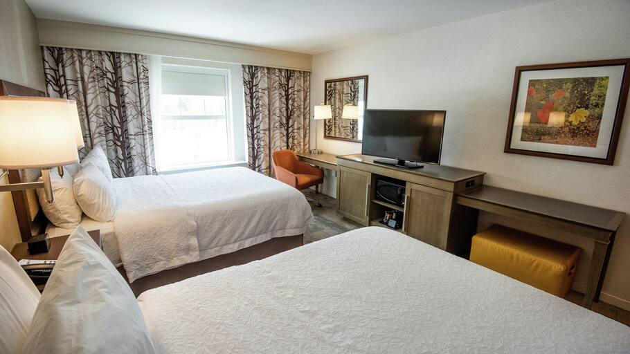 Hampton Inn Manchester - Two Beds Room