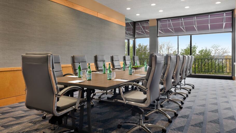 Hilton Burlington Lake Champlain - Boardroom Meeting Room