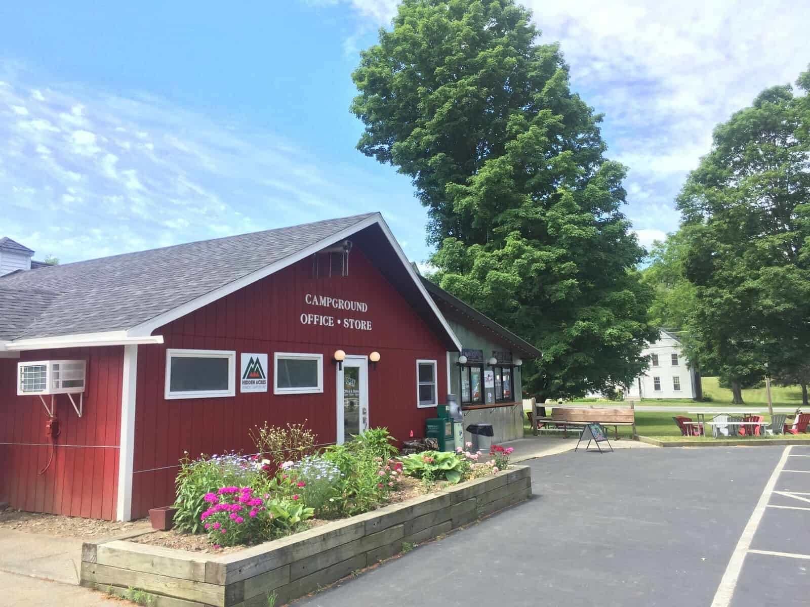 Inn at Kampfires - Campground Office and Store Exterior