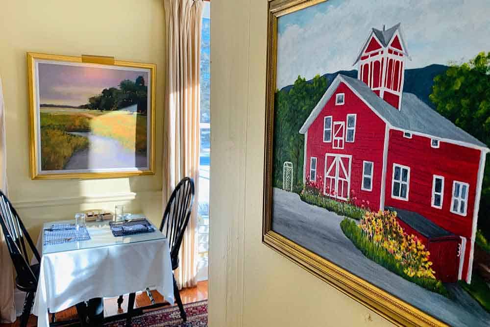 Inn at Manchester - Dining Room with Painting