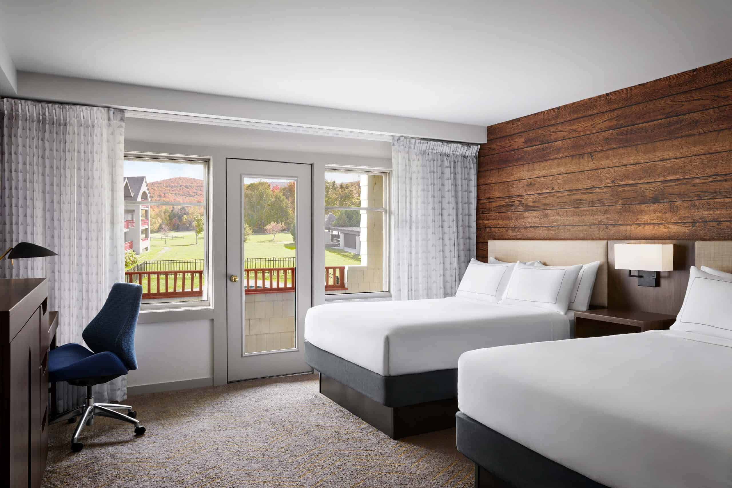 Killington Mountain Lodge - Balcony Queen Room with Courtyard View