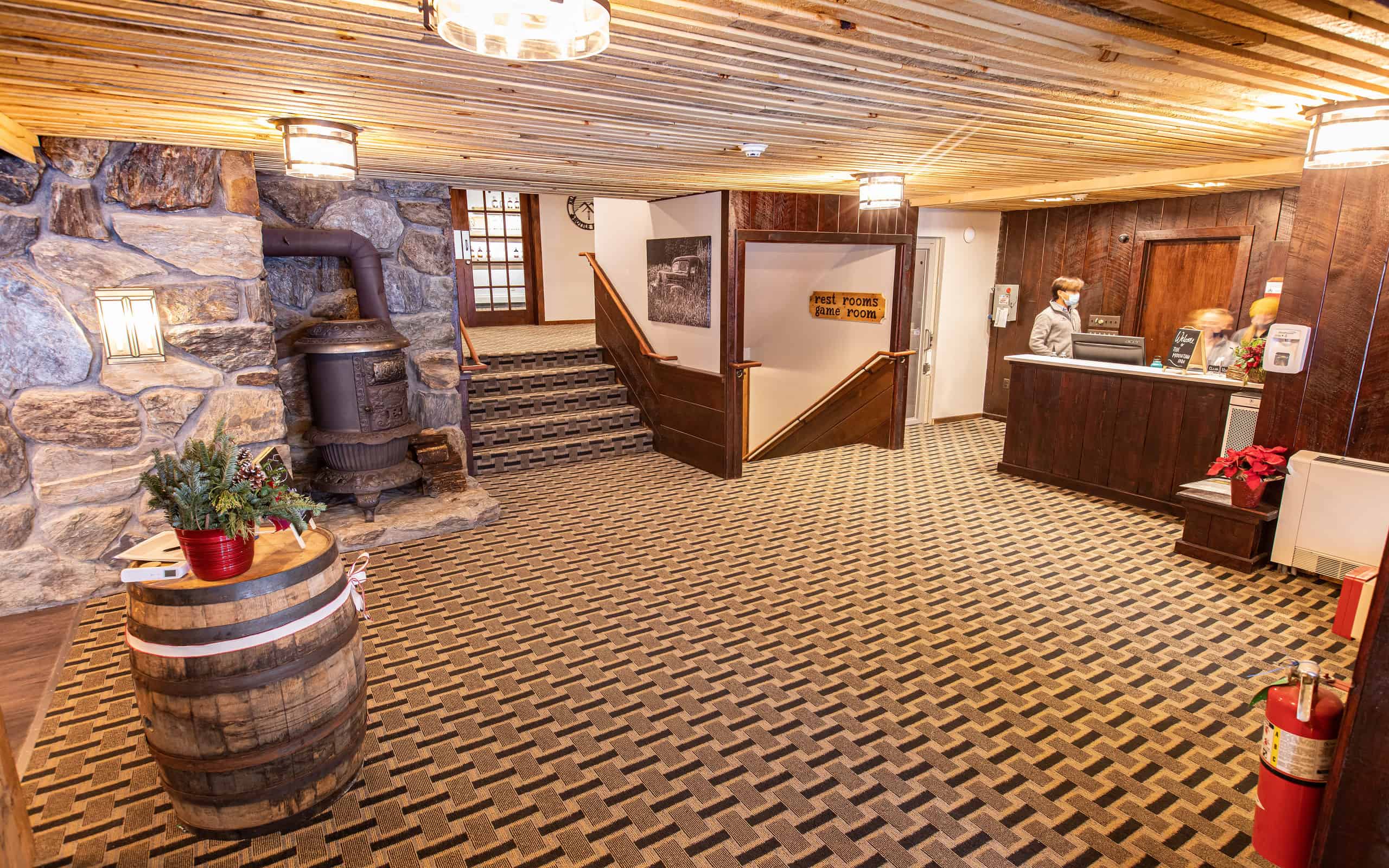 Mountain Inn at Killington - Front Desk Lobby