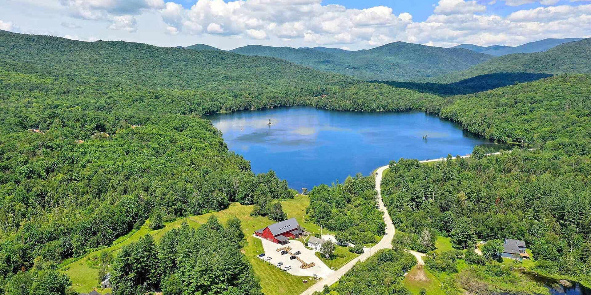 Mountain Meadows Lodge - Summer Aerial View with Kend Pond