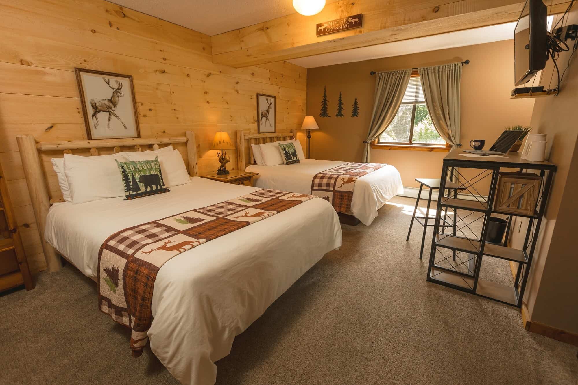 Snowed Inn - White Pines Room with two Queen Beds