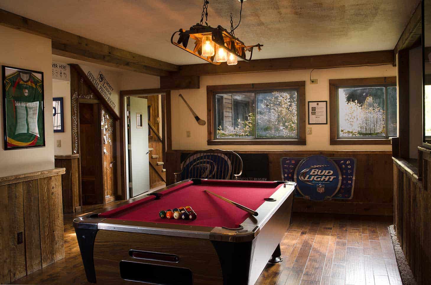 Summit Lodge - Billiard Table