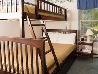 The Vermont Inn - Maple Loft Room with Bunkbeds