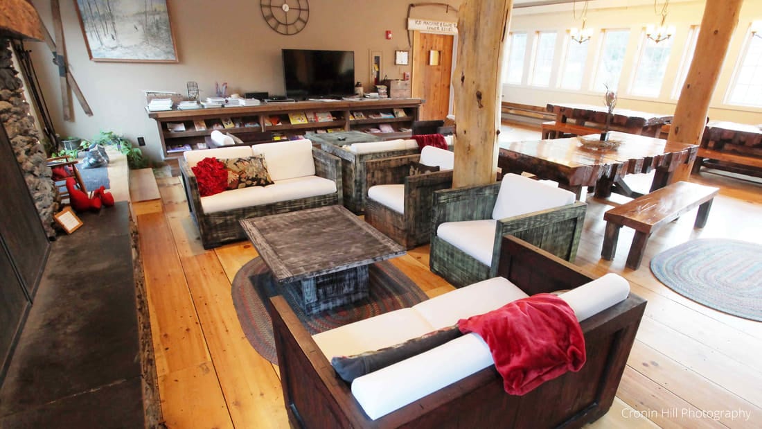 Trailside Inn - Common Area with Fireplace and TV