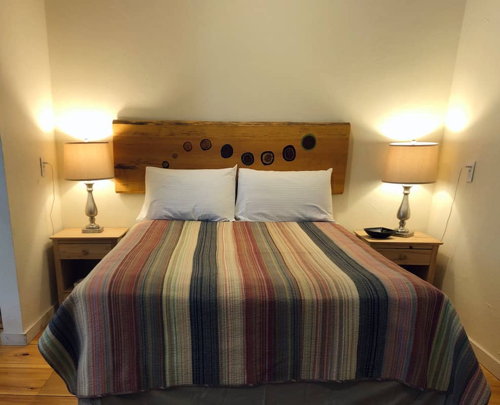 Trailside Inn - Queen Bed