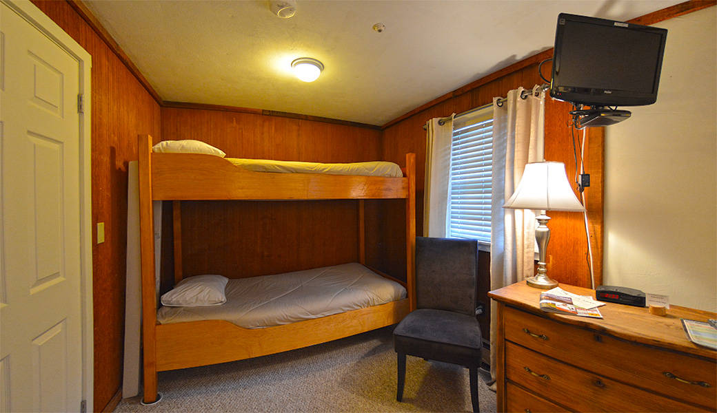 Hyde Away Inn - Bunk Beds