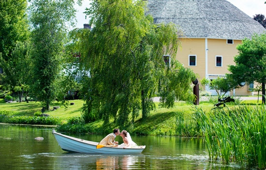 Inn at the Round Barn Farm - Summer Pond with Couple Kissing in Boat