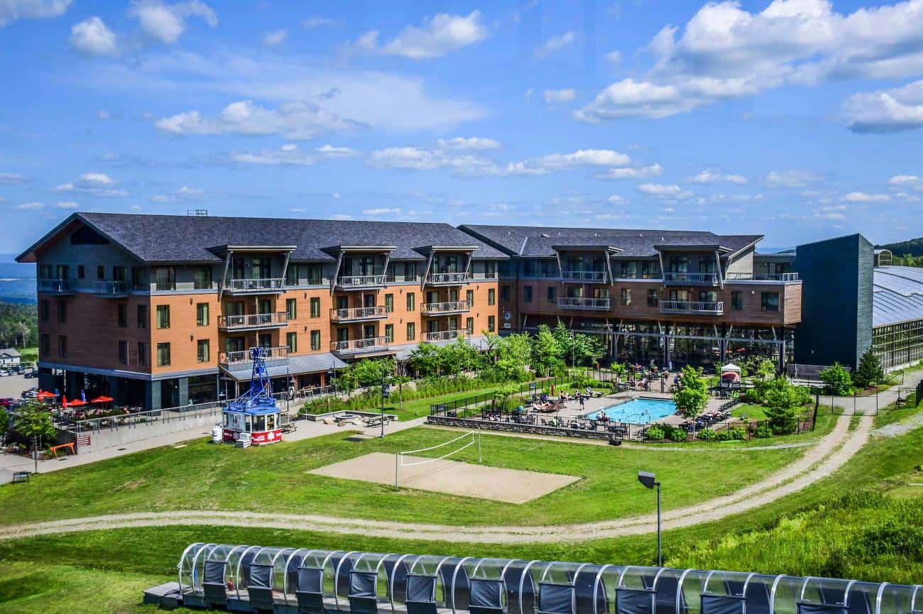 Jay Peak Resort - Hotel Jay Summer Outdoor Pool