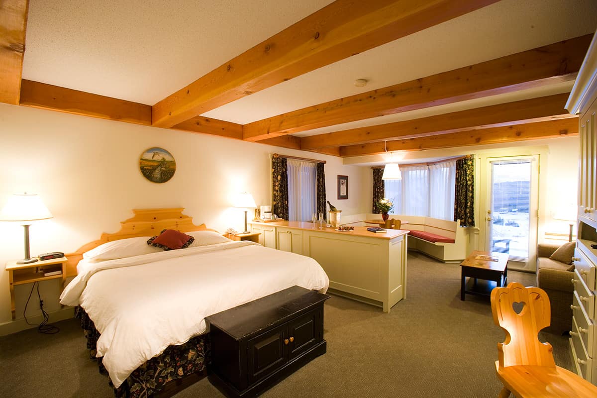 Trapp Family Lodge - Salzburg Suite with King Bed and Sitting Area