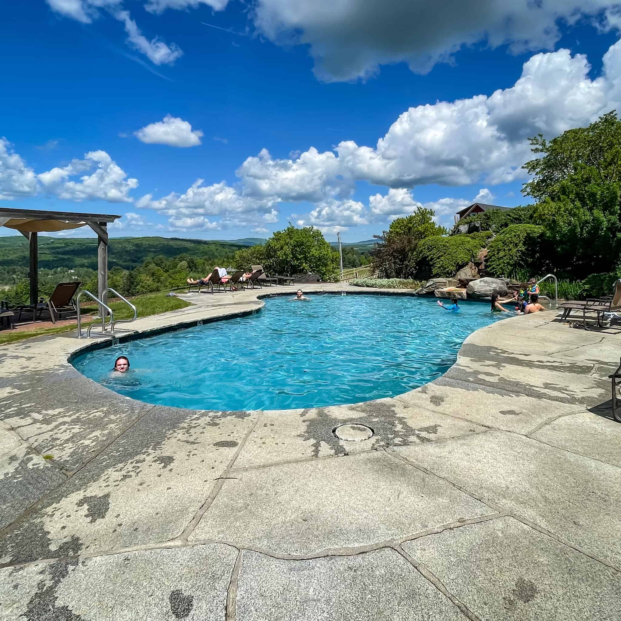 Wildflower Inn - Summer Outdoor Pool