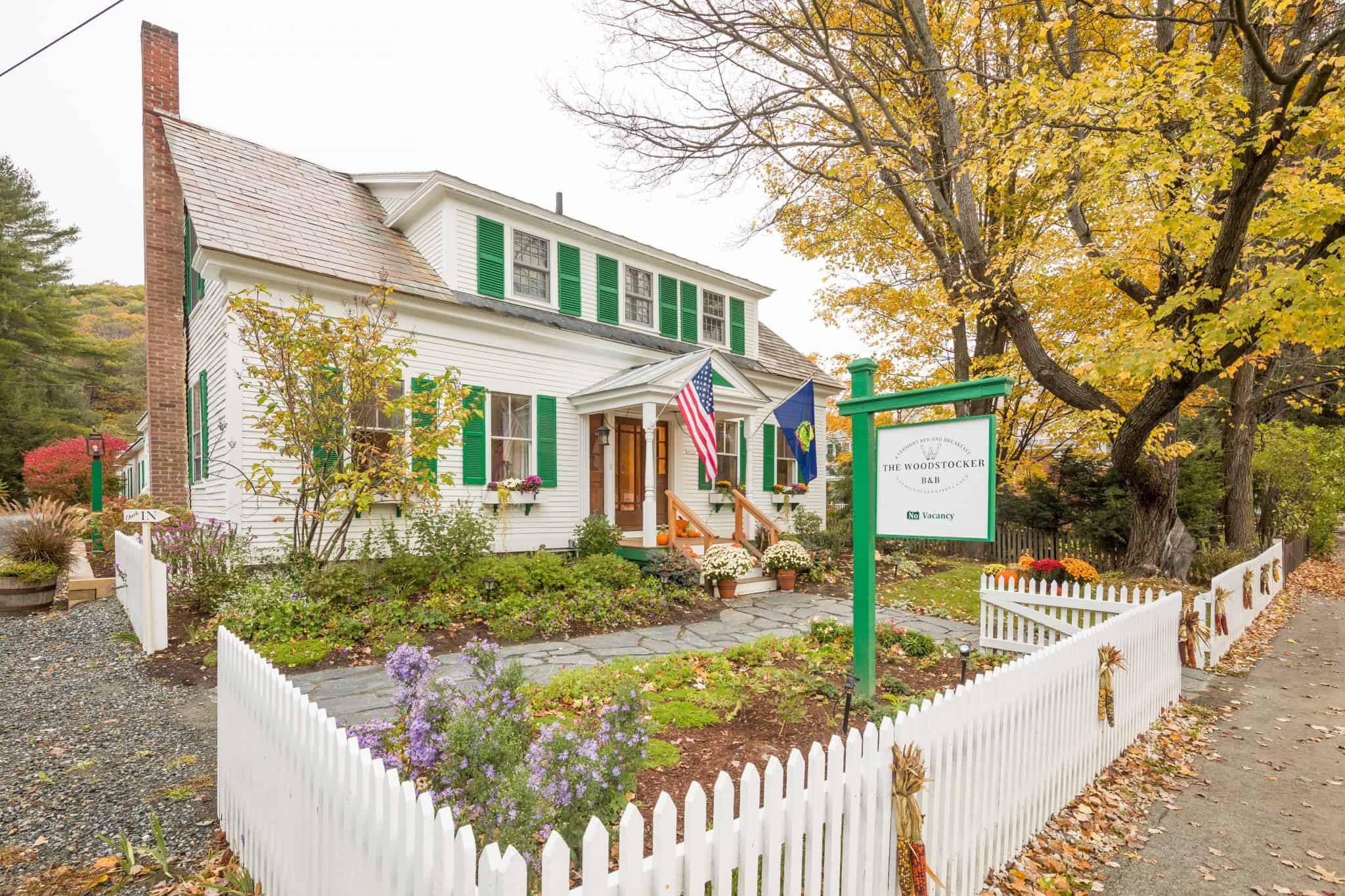 Woodstocker B&B - Fall Exterior Entrance with Sign