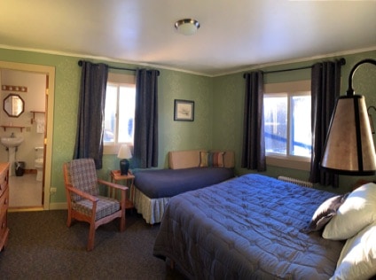 Inn at Long Trail - Queen Room with Daybed