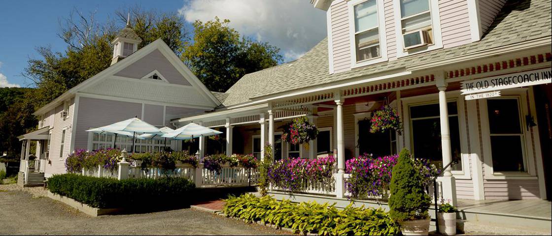 Old Stagecoach Inn - Summer Exterior Entrance