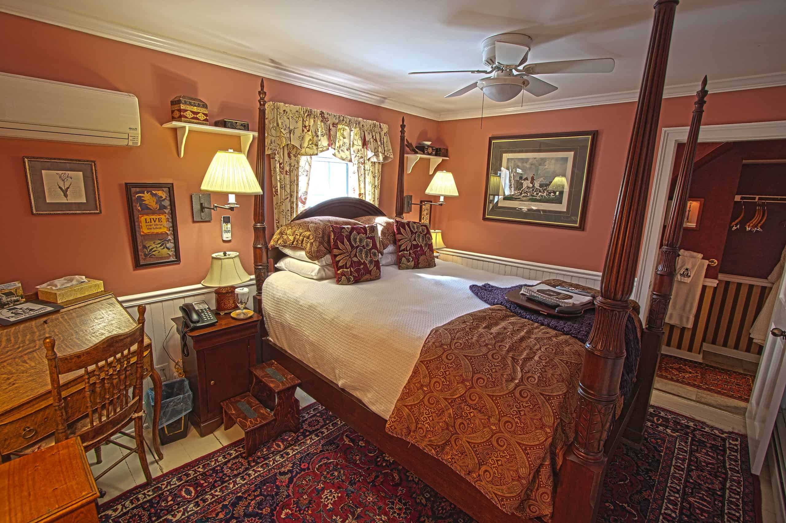 Phineas Swann Inn & Spa - Four Poster Queen Bed