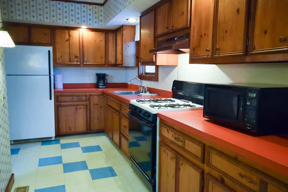 Stowe Cabins in the Woods - Kitchen