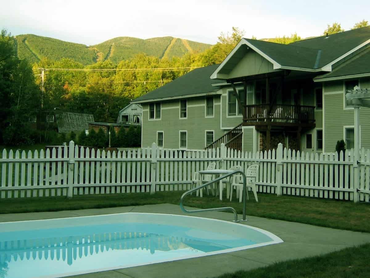 Sugar Lodge at Sugarbush - Summer Outdoor Pool