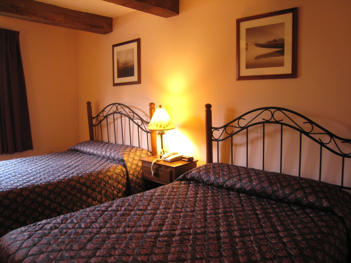 Sugar Lodge at Sugarbush - Two Double Beds