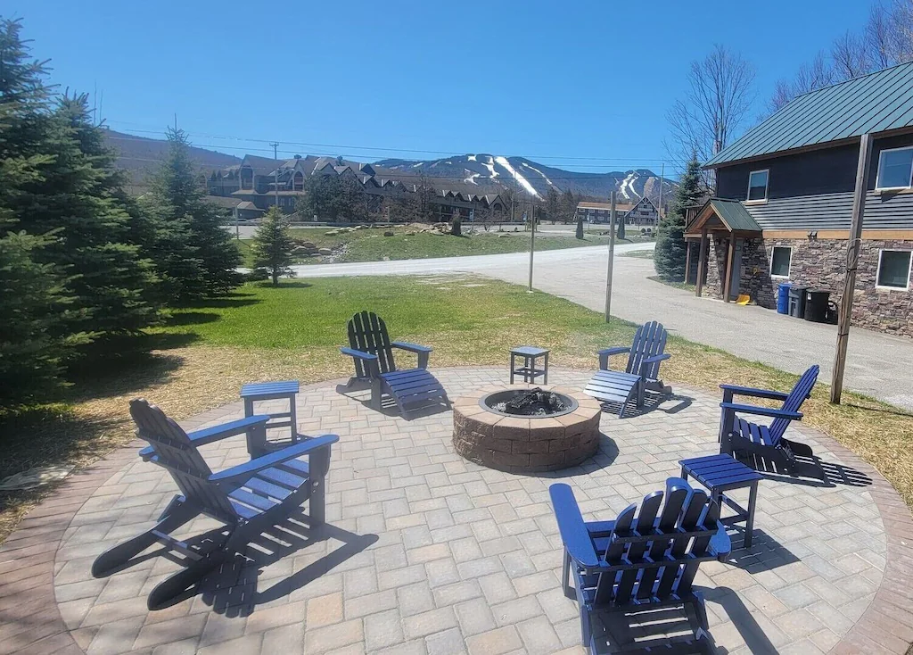 5 BR with a View & Hot Tub --> UNBEATABLE location Fire Pit with View