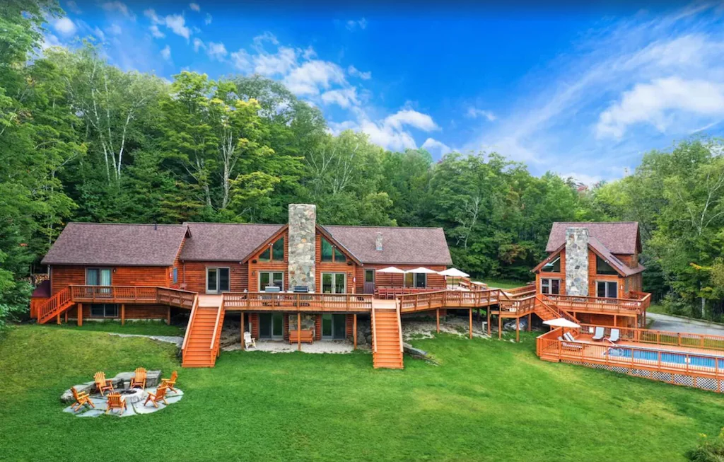 Amazing Vermont Estate with 2 houses, 11 bedrooms, a pool, sauna, and game Exteriror Backyard View