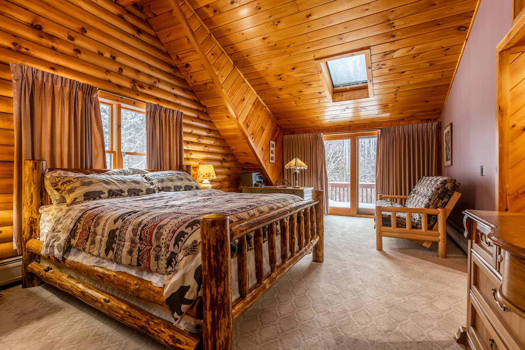 Beautiful Lakeview Log Cabin on 60-Acre Property Master Bedroom