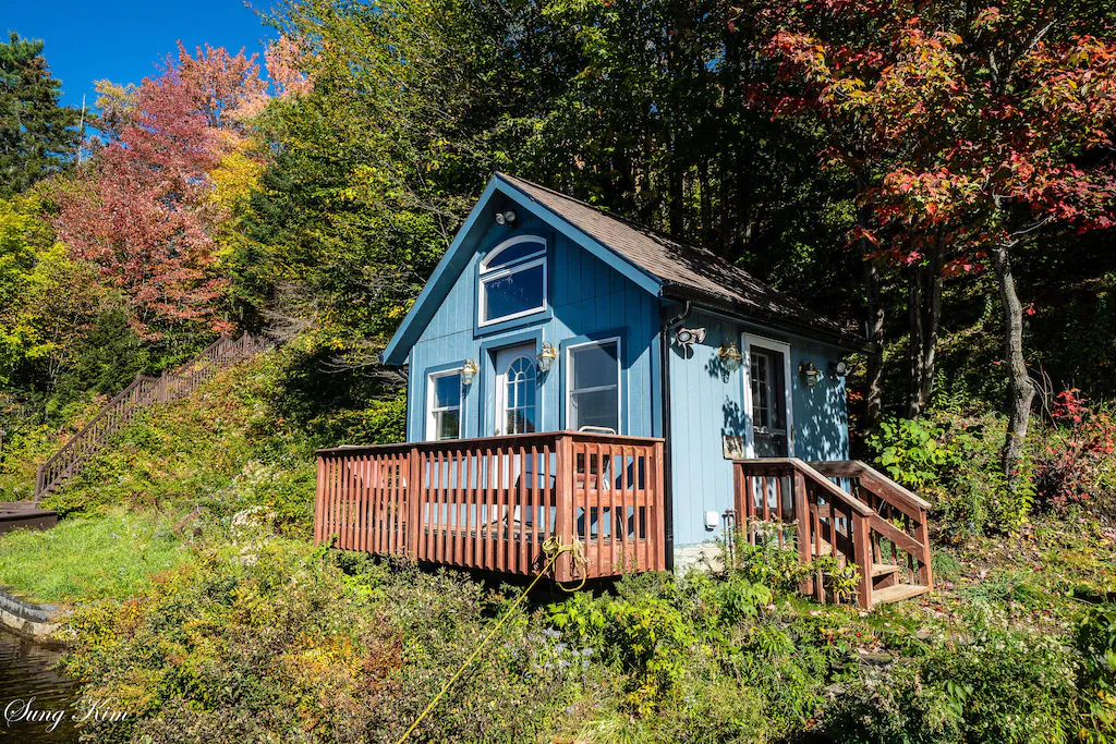 Beautiful Teeny Tiny Cottage On Lake Eden Exterior Foliage