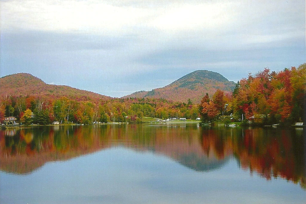 Beautiful Teeny Tiny Cottage On Lake Eden Foliage Lake Front