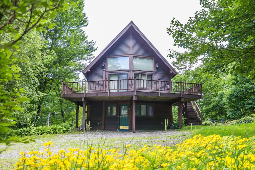 Cottage in the Woods, close to everything in Stowe! Exterior Summer