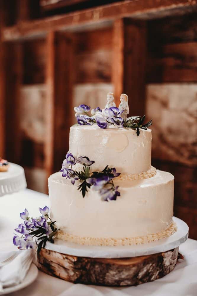 Dina's Bakery Cafe - Wedding Cake