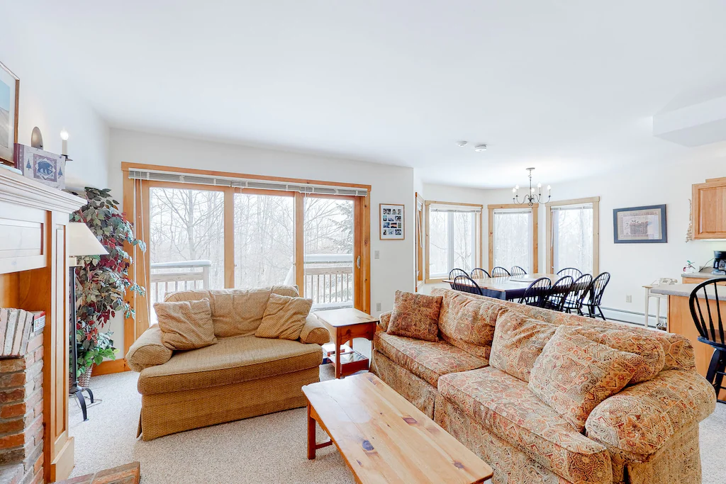 Dual-condo ski-in getaway with mountain views, fireplace Living Room Dining