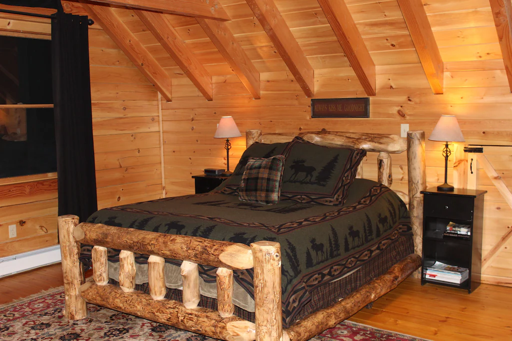 EXCEPTIONAL MOUNTAIN RETREAT Master Bedroom