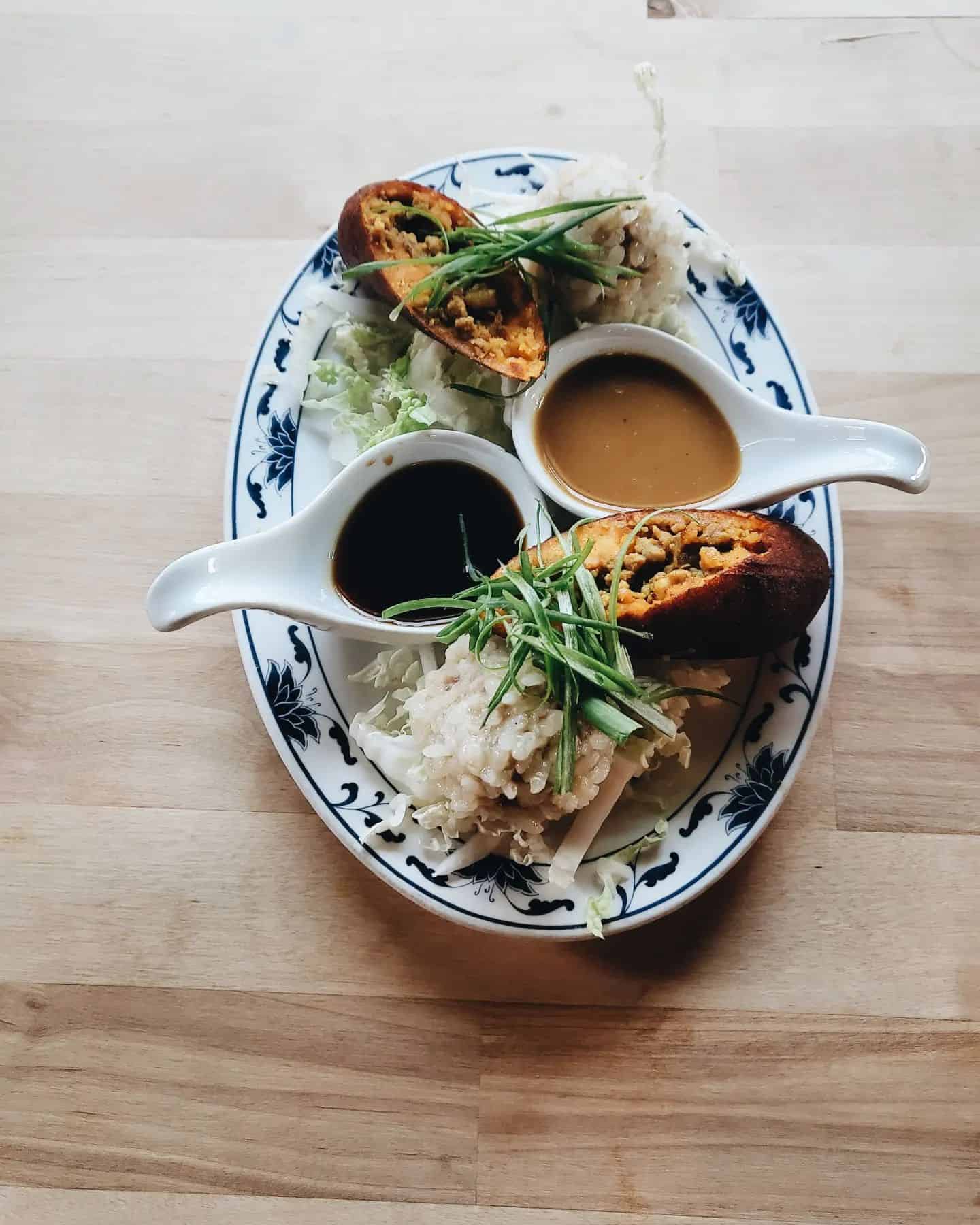 Single Pebble - Dumpling Plate with Sauce