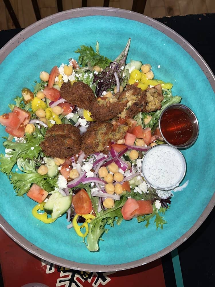 Green Goddess Cafe - Mediterranean Salad with Falafel