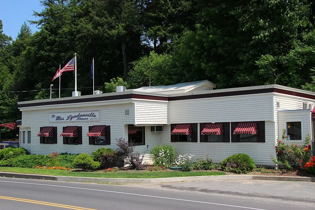 Miss Lyndonville Diner Exterior Summer