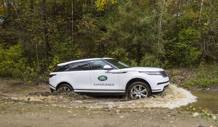 Land Rover Experience - Driving thru Water