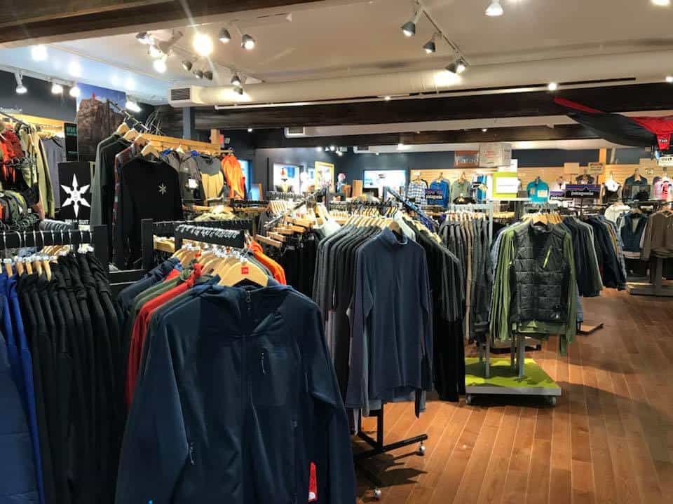 Skirack - Store Interior
